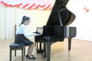 Concursul naţional de pian „Virtuozii”: Emoţii pentru micii pianişti din Bârlad