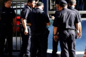 Percheziţii la reşedinţa unui fost premier. S-au confiscat 72 de saci cu bijuterii şi bani. Sunt ACUZAȚII de CORUPȚIE!