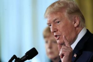 Trump reuşeşete o LOVITURĂ DE IMAGINE. INAMICII POLITICI susţin mişcarea CONTROVERSATĂ. Vot decisiv în Senat pentru şefia CIA
