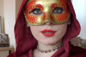 Cine este, de fapt, FLORY de la Vaslui! Asa arata „prostituata” care critica politicieni dupa ce isi da masca jos!