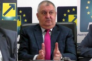 Întrebare… întrebătoare: AL CUI CAP VA CĂDEA? ILIUȚĂ?… FILIPESCU?… DRĂGULIN?…  NICI PSD NU SE SIMTE PREA BINE! POLITICHIA LA ROMÂNI! BA CHIAR ȘI LA CĂLĂRAȘI!…