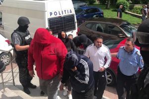 Nici un mandat de arestare în dosarul de trafic de persoane şi proxenetism al procurorilor DIICOT