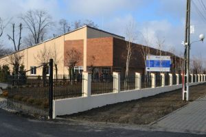 RĂCARI: O elevă acuză că a fost agresată sexual pe holul liceului