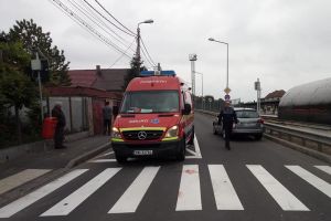 Accident pe Ecaterina Teodoroiu: Un pieton acroşat de o maşină a ajuns la spital cu piciorul şi umărul fracturate