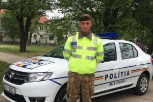 FOTO: Militar focşănean, avansat în mod excepţional în grad după ce a salvat două victime ale unui accident rutier