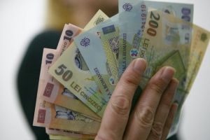 În instanţă pentru salarii: Nemulţumiri la Evidenţa Populaţiei