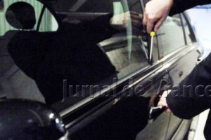 Tupeu la 14 ani: a furat o maşină şi a plecat cu ea la plimbare