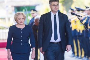 Dăncilă o comite din nou: Gafe şi erori de protocol, la întâlnirea cu premierul Croaţiei (VIDEO)