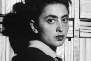 MONICA LOVINESCU - povestea „micuţei doamne de fier”. În ’77, scapă miraculos în urma unui ATENTAT instrumentat de SECURITATE