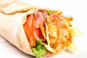 ALERTĂ în Capitală: un copil a murit şi părinţii au orbit, după ce au mâncat shaorma