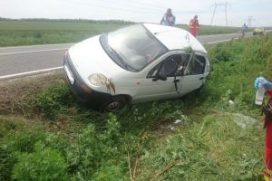 UPDATE. Judetul Constanta. Accident rutier pe DN 22, intre popasul Tasaul si Tariverde. O masina s-a rasturnat. Doi copii au fost raniti (galerie foto) 