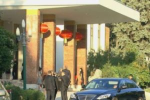 Un INFRACTOR CELEBRU, PRINS la frontieră. A ÎNJUNGHIAT un om cu sânge rece în faţa ambasadei Chinei  