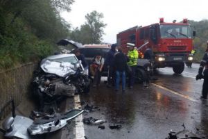 Accident grav pe DN 1, la Nistoresti. Doua masini implicate, una s-a rasturnat