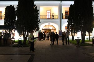 Noaptea la muzeu, fascinantă. Sute de oameni au vizitat expoziţii, s-au jucat şi au ascultat muzică (FOTO)