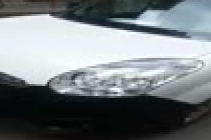 Cluj: Bărbat cu infarct scos peste gard. Un şofer a blocat poarta - VIDEO