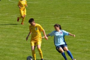 Ladies mai urcă un loc