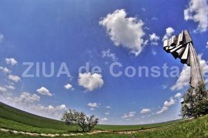 Fostul prefect Palaz a vrut sa mute monumentul de la Straja langa Autostrada Soarelui: Liberalii cauta solutii pentru ca Monumentul Tineretului sa fie reabilitat si introdus in circuitul turistic (document)