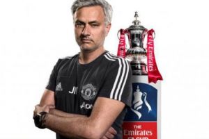 Jose Mourinho s-a apropiat de trofee doar în poze