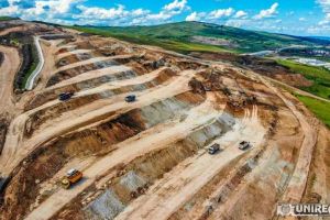VIDEO: Pe autostrada Sebeş-Turda, lotul 1, duminică 20 mai 2018, zi plină în zona viitorului nod rutier Alba Iulia Nord