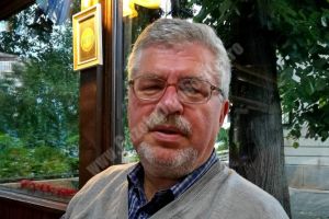 TABLETA  DE  LUNI –  Ionuţ  CRISTACHE – Desfăcutele  vremuri