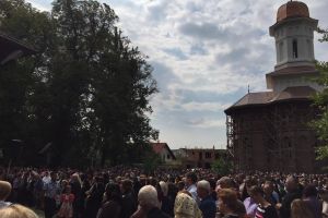 Mănăstirea Dobric îşi serbează hramul. Slujba, oficiată de Mitropolitul Andrei