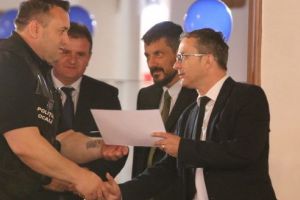 FOTO: Opt ani de Poliţie Locală la Târgu-Mureş. Premii pentru cei mai buni voluntari şi sportivi poliţişti locali