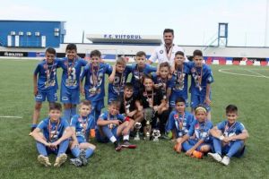 FC Viitorul 2006 si Cautis Bucuresti 2007 au castigat Dolphin Cup 2018!