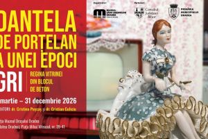 „Dantela de porţelan a unei epoci gri”: expoziţie de bibelouri la Cetatea Oradea