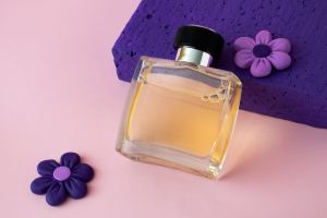 Orădenii îşi vor putea crea propriul parfum, la Muzeul Țării Crişurilor