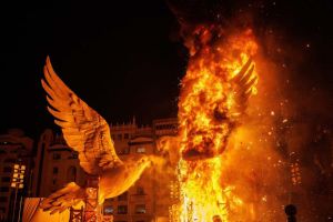 Valencia arde spectaculos. „Las Fallas”, festivalul în care arta devine cenuşă într-o noapte