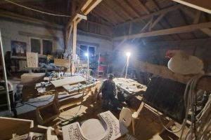 FOTOREPORTAJ. Când îl ai mereu pe Dumnezeu în suflet, dalta şi ciocanul cioplesc aproape singure…