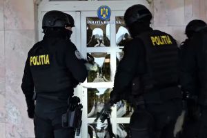 VIDEO Percheziţii la Primăria Calvini într-un dosar de deconturi fictive pentru refugiaţi ucraineni