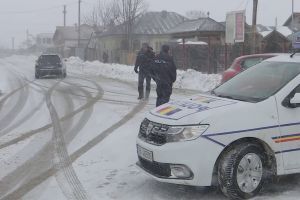 Transbus suspendă circulaţia autobuzelor pe câteva rute, din cauza viscolului