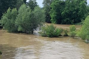 Pericol de inundaţii pe mai multe râuri din vestul şi sudul României
