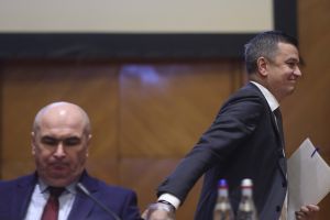 Grindeanu vrea vot în PSD pentru viitorul coaliţiei şi al premierului Bolojan. Replica PNL: Nu cedăm niciunui şantaj politic