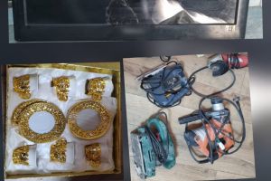 Bunuri de 10.000 de lei furate dintr-o locuinţă din Bocşa