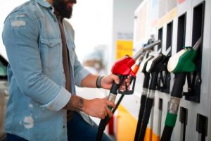 Carburantii ar putea sari de 10 lei/litru in Romania! Analiza sumbra dupa atacurile din Iran