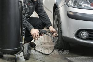 Cum să îţi dai seama când e timpul să îţi înlocuieşti pneurile vechi