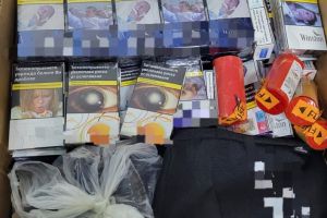 Bunuri fără documente de provenienţă, descoperite de poliţişti în urma unui control în trafic