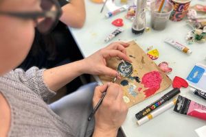 Târg de Mărţişor, în curtea Școlii Nr. 2 Căţelu, Glina