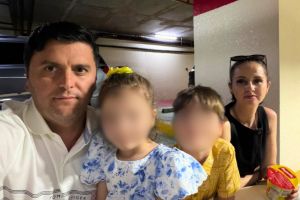 Adrian Cozma, mesaj după ce a fost blocat o noapte în Dubai: „Suntem nevătămaţi”