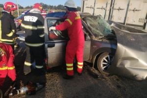 Accident mortal în judeţul Satu Mare: maşină făcută praf de un camion. Sentinţa a venit după 7 ani: judecătorii au stabilit cine şi cât a greşit