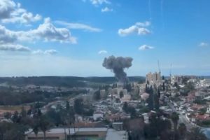 Atac cu rachete soldat cu 8 morţi şi zeci de răniţi lângă Ierusalim / video