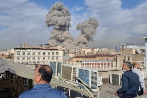 SUA şi Israel atacă Iranul: explozii puternice şi mai multe clădiri distruse / video