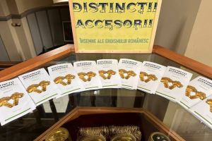 Proiectul „Distincţii şi accesorii. Însemne ale eroismului românesc” continuă la Mausoleul Eroilor din Focşani