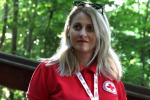 Raluca Buzea: „Umanitatea nu are vacanţă”. Forţa binelui, moştenire şi spiritul Crucii Roşii