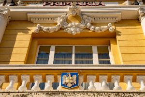 Două posturi scoase la concurs de Primăria Botoşani. Cum te poţi angaja