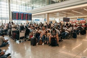 Tensiune în operaţiunea de repatriere a românilor din Orientul Mijlociu: zborurile TAROM, reprogramate