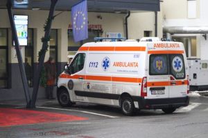 Femeie lovită de o maşină pe o trecere de pietoni din Sibiu: are răni serioase