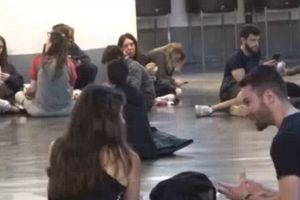 28 de elevi români, blocaţi în Dubai